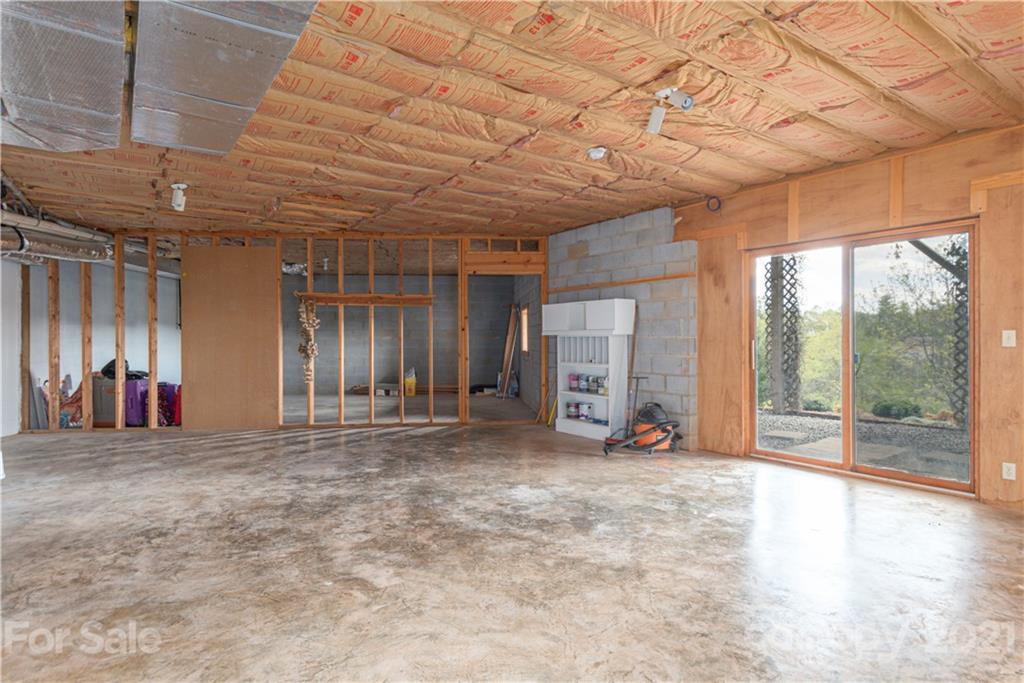 47 Sams Road Weaverville NC 28787