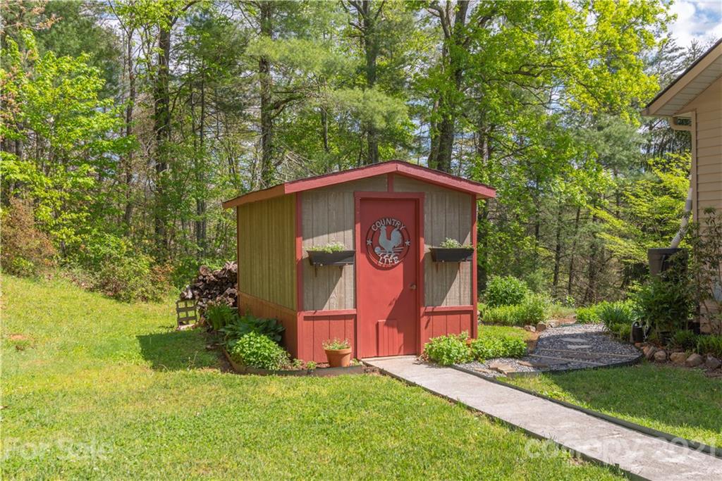 47 Sams Road Weaverville NC 28787