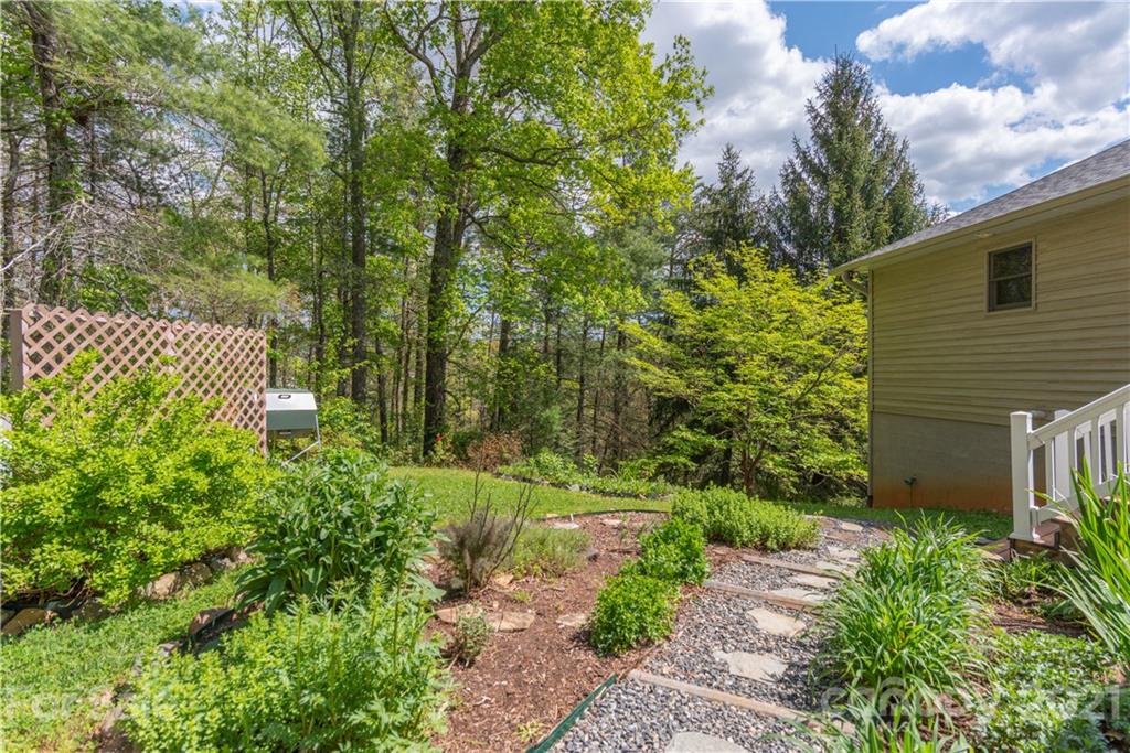 47 Sams Road Weaverville NC 28787