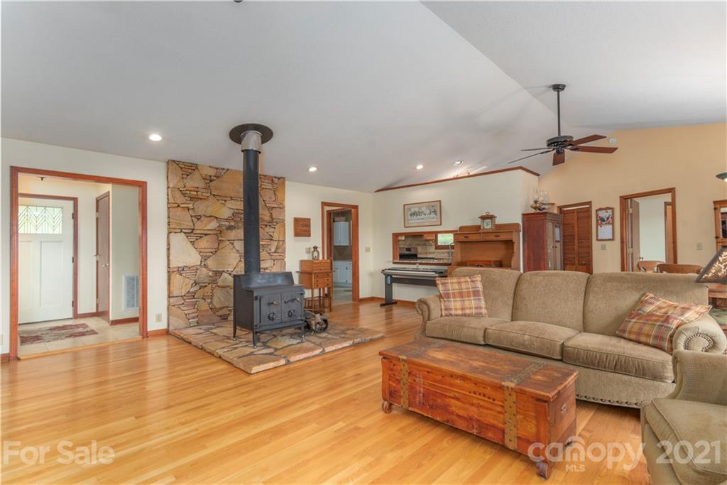 47 Sams Road Weaverville NC 28787
