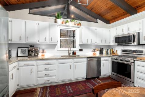 16 Mayfair Place Arden NC 28704