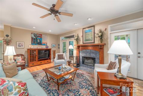 37 Wood Robin Lane Black Mountain NC 28711