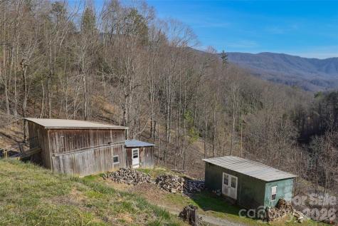 710 Greasy Creek Road Bakersville NC 28705