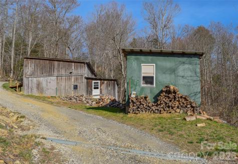 710 Greasy Creek Road Bakersville NC 28705