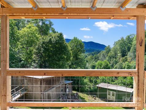 710 Greasy Creek Road Bakersville NC 28705