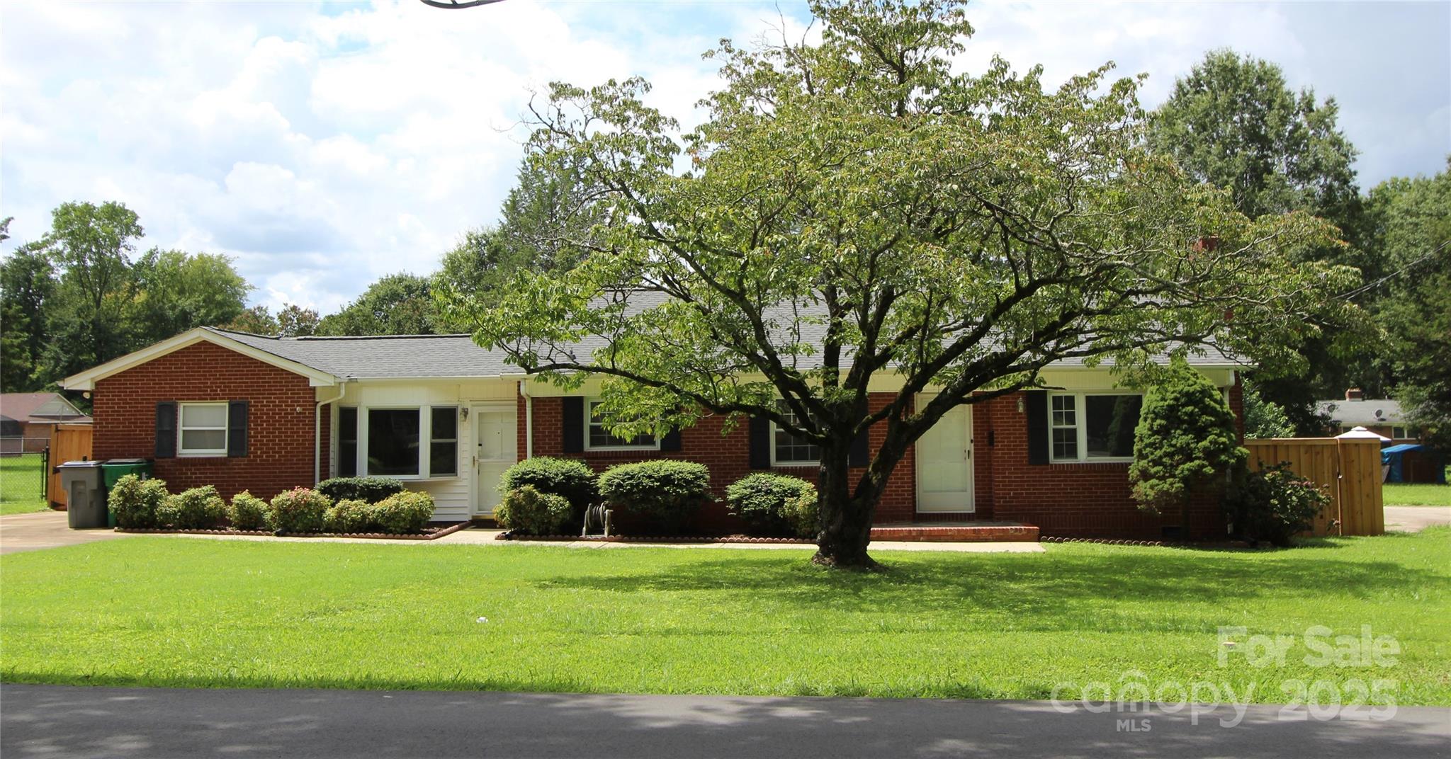 1421 Thompson Avenue Charlotte NC 28216
