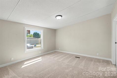 212 S Upright Street Landis NC 28088