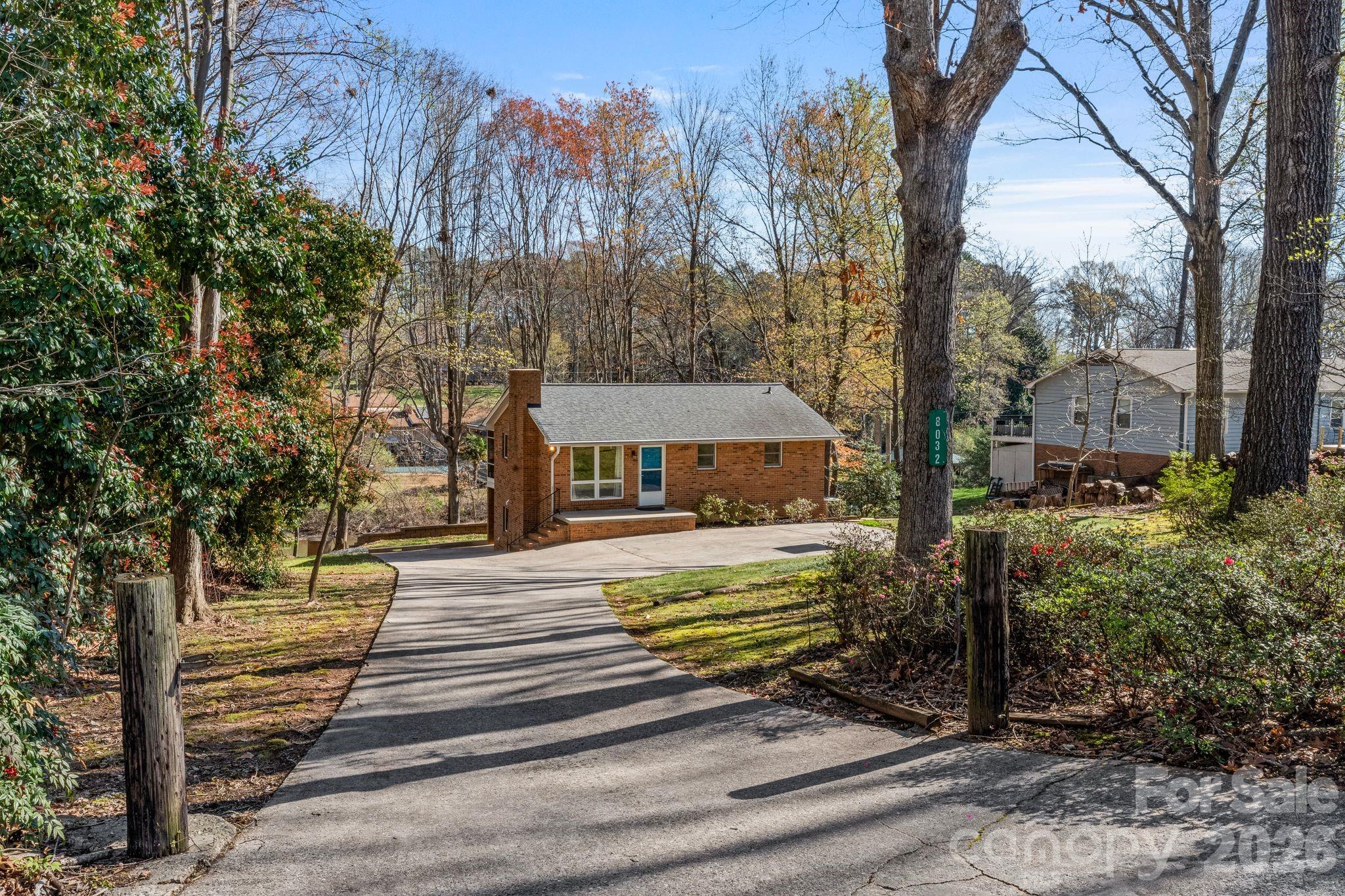 8032 Lakeview Drive Denver NC 28037