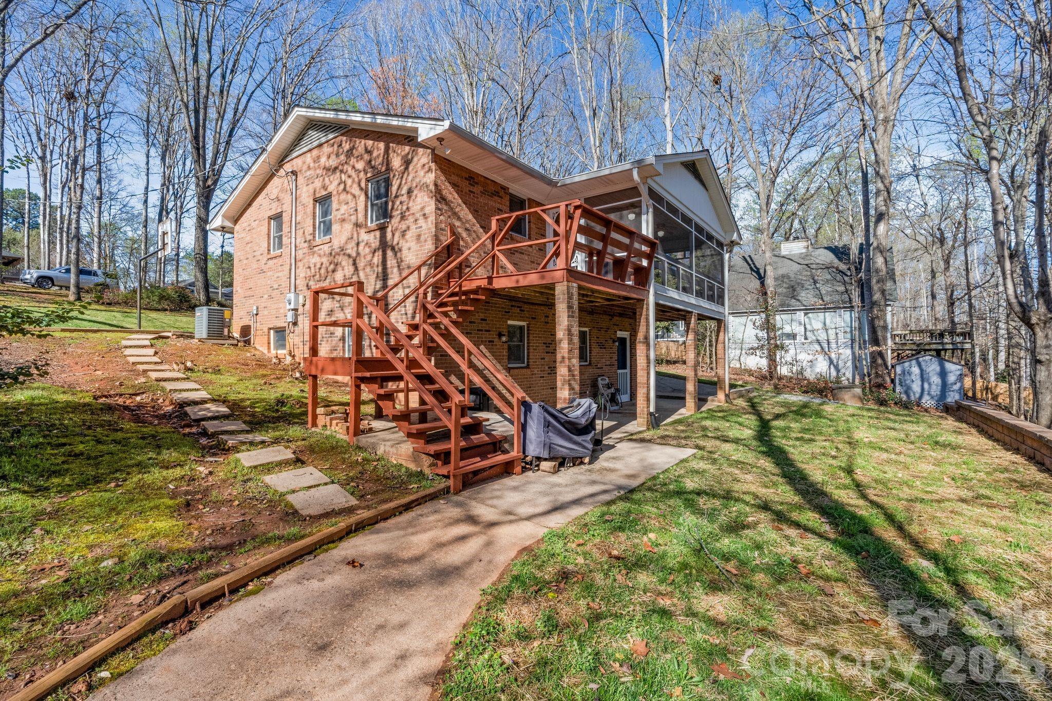 8032 Lakeview Drive Denver NC 28037