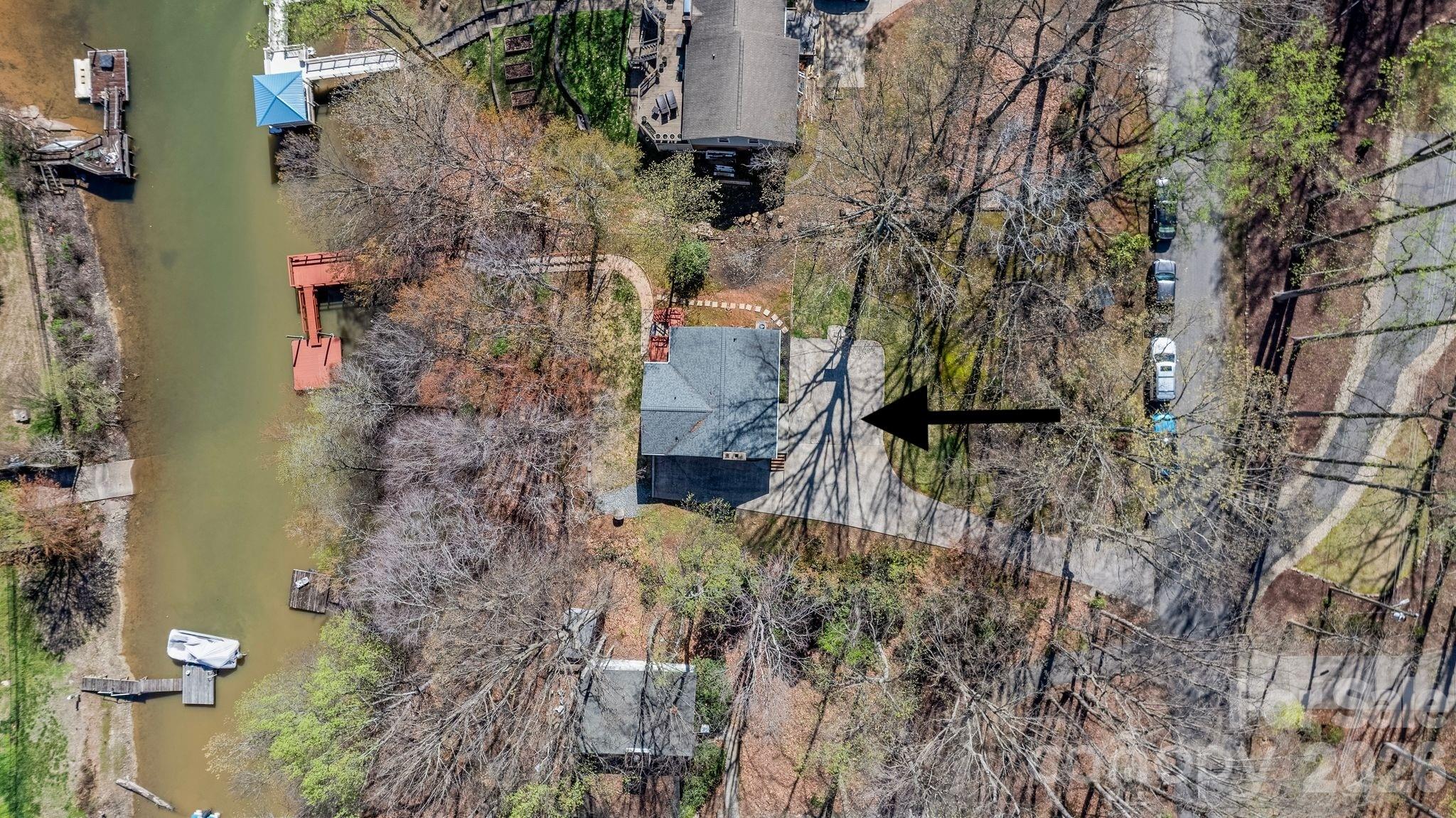 8032 Lakeview Drive Denver NC 28037