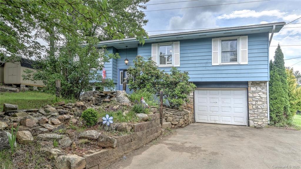 6 Woodfield Road Arden NC 28704