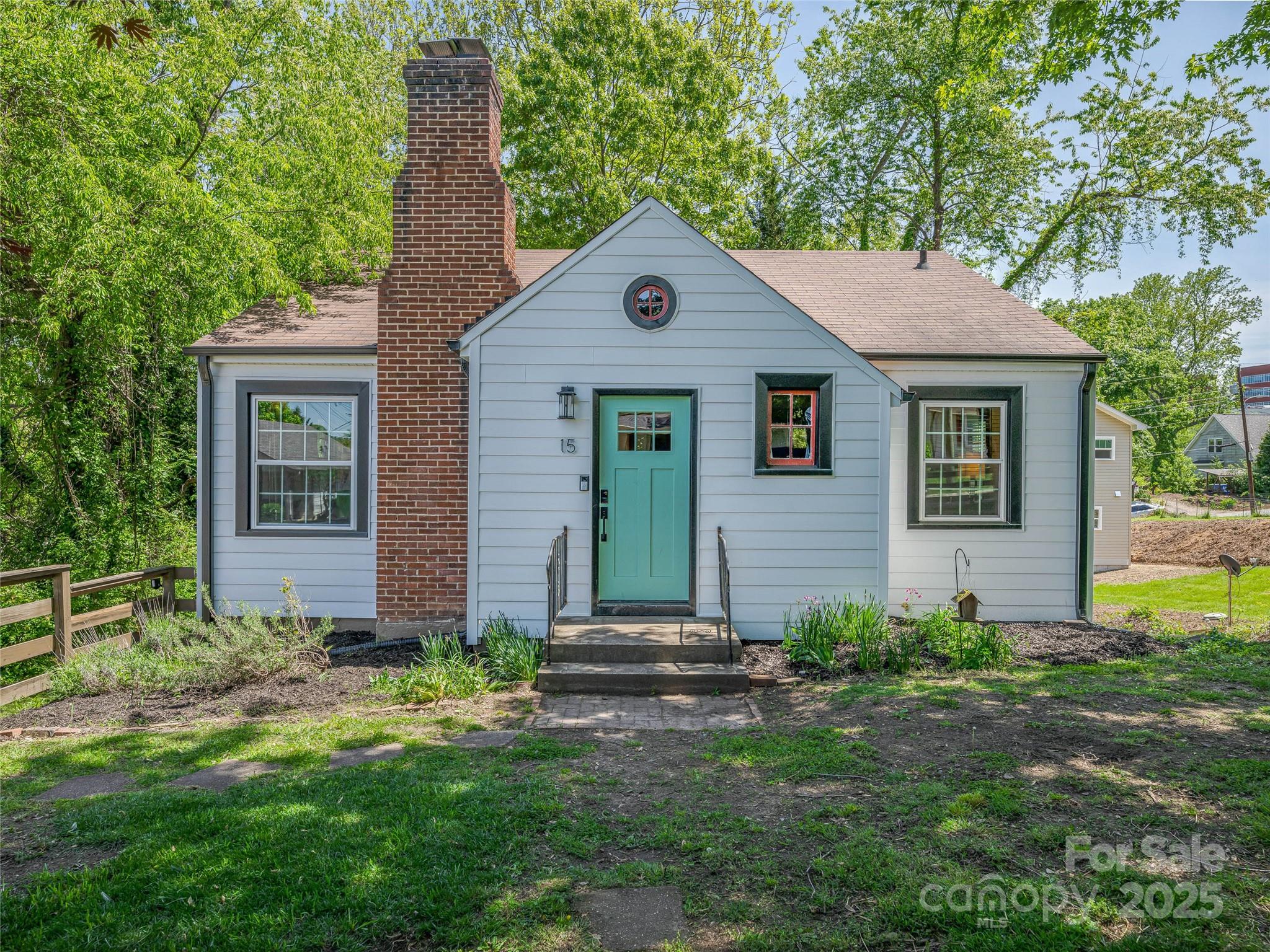 15 Pine Grove Avenue Asheville NC 28801