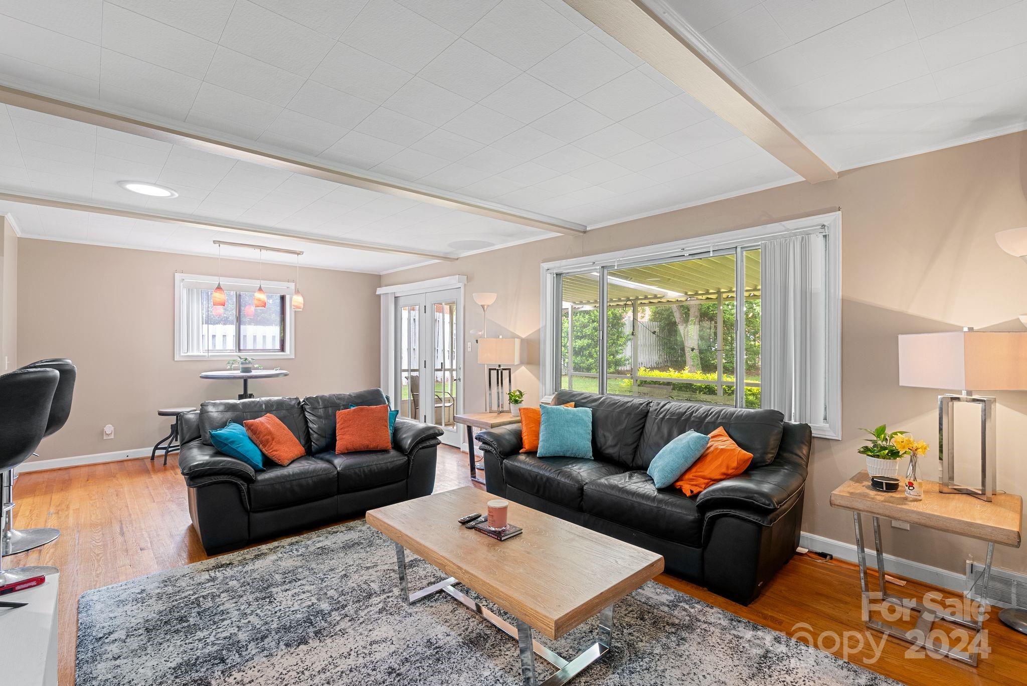 8 Deanwood Circle Asheville NC 28803