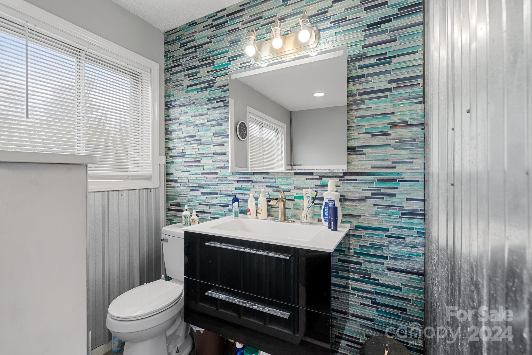 8 Deanwood Circle Asheville NC 28803