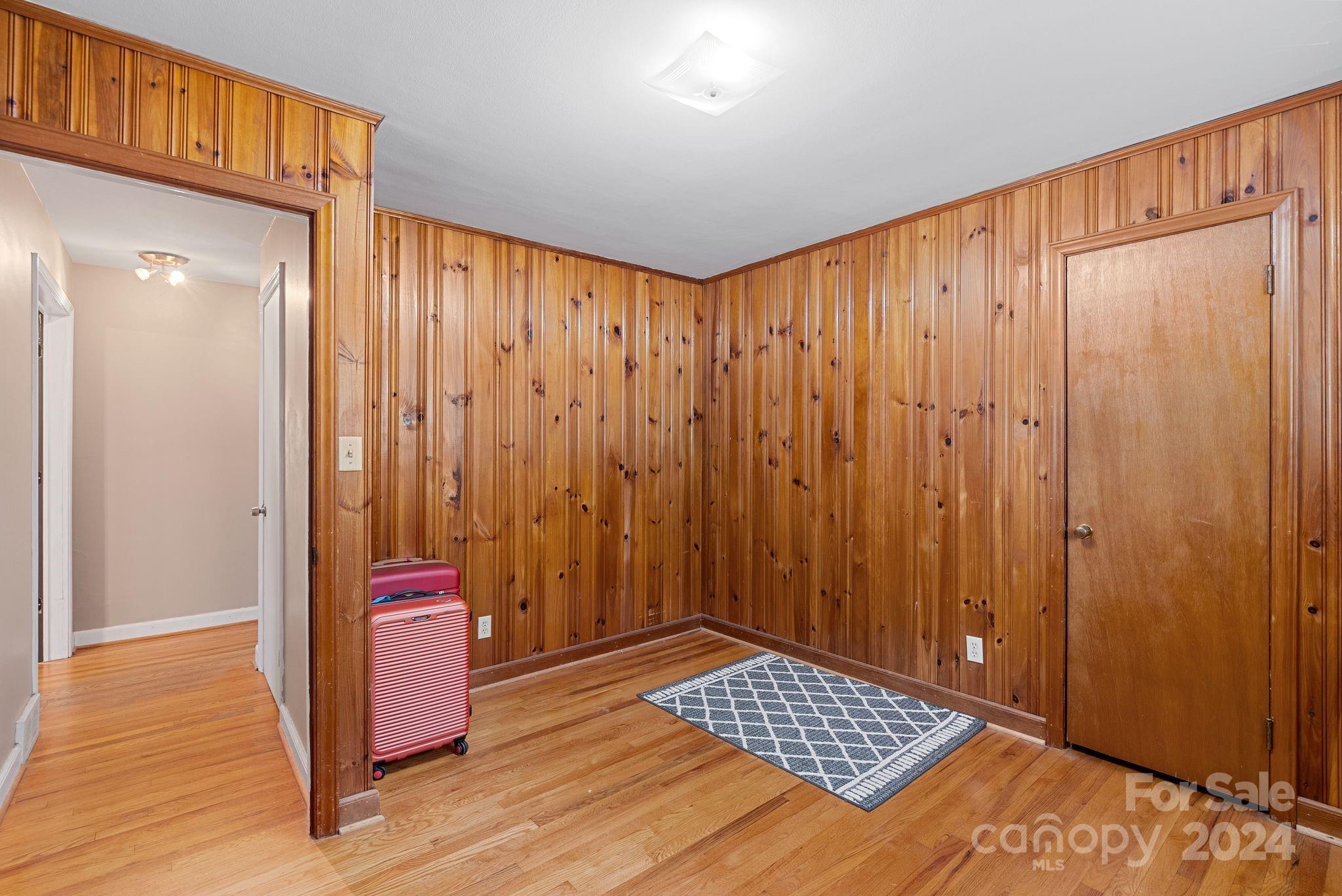 8 Deanwood Circle Asheville NC 28803