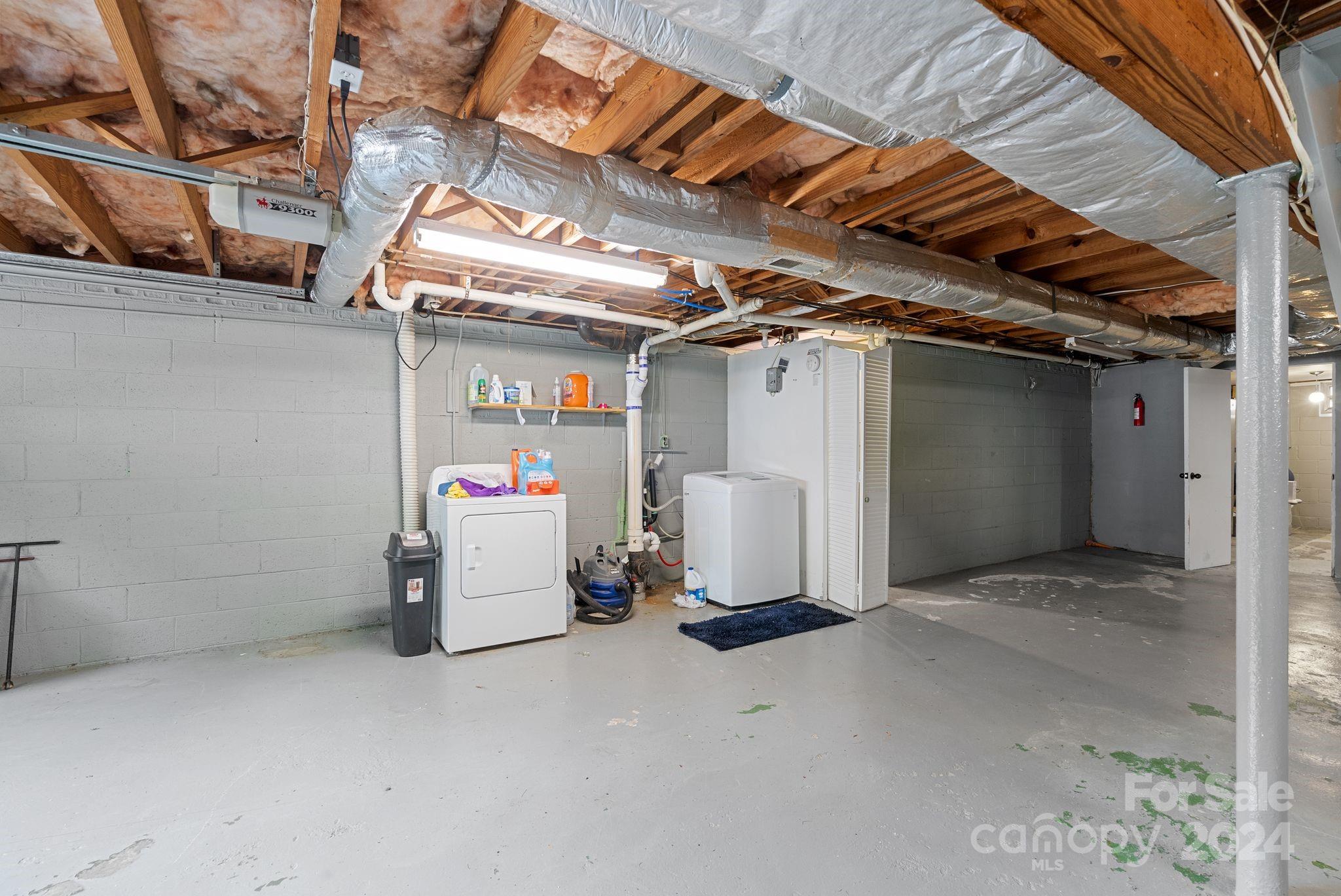8 Deanwood Circle Asheville NC 28803