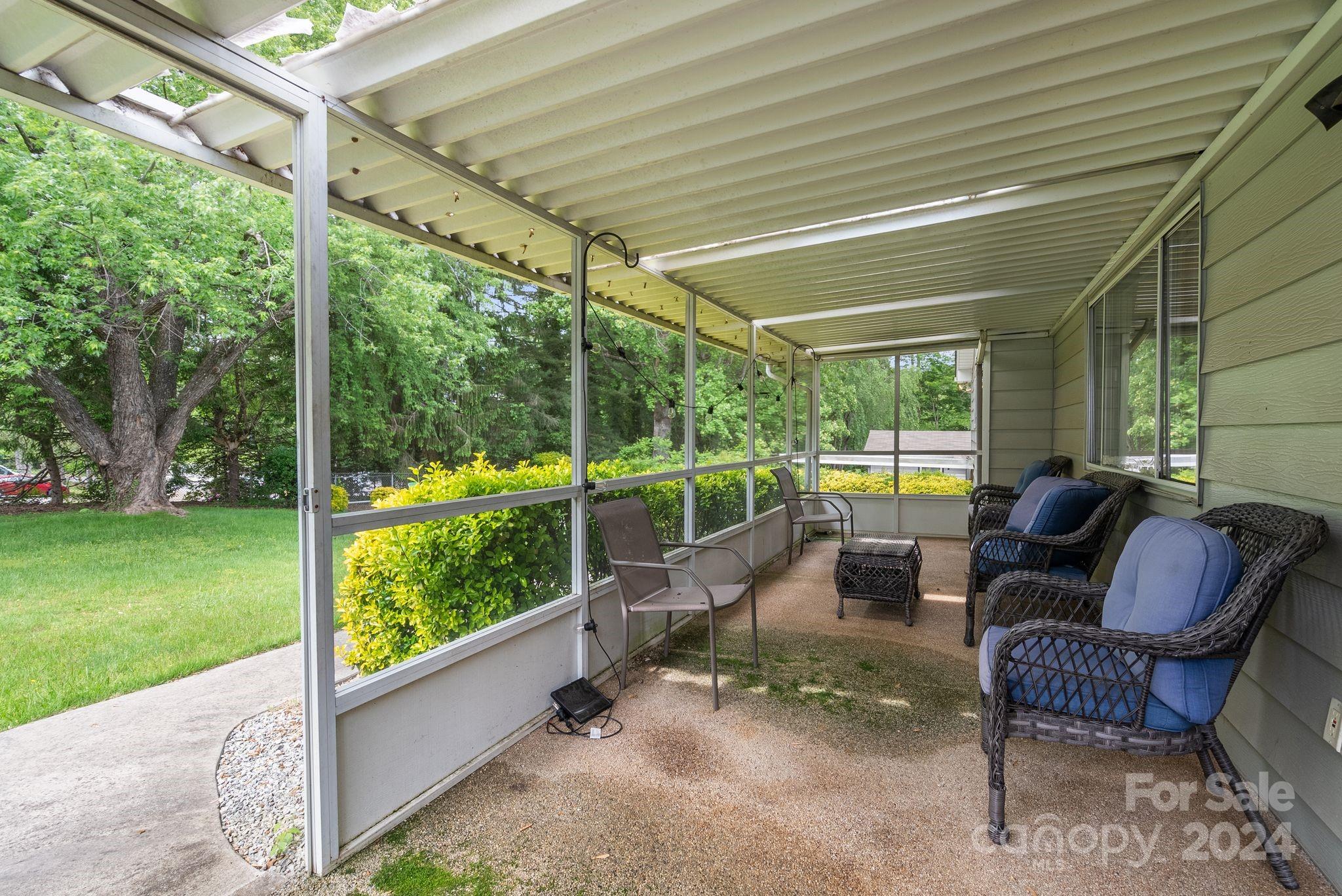 8 Deanwood Circle Asheville NC 28803
