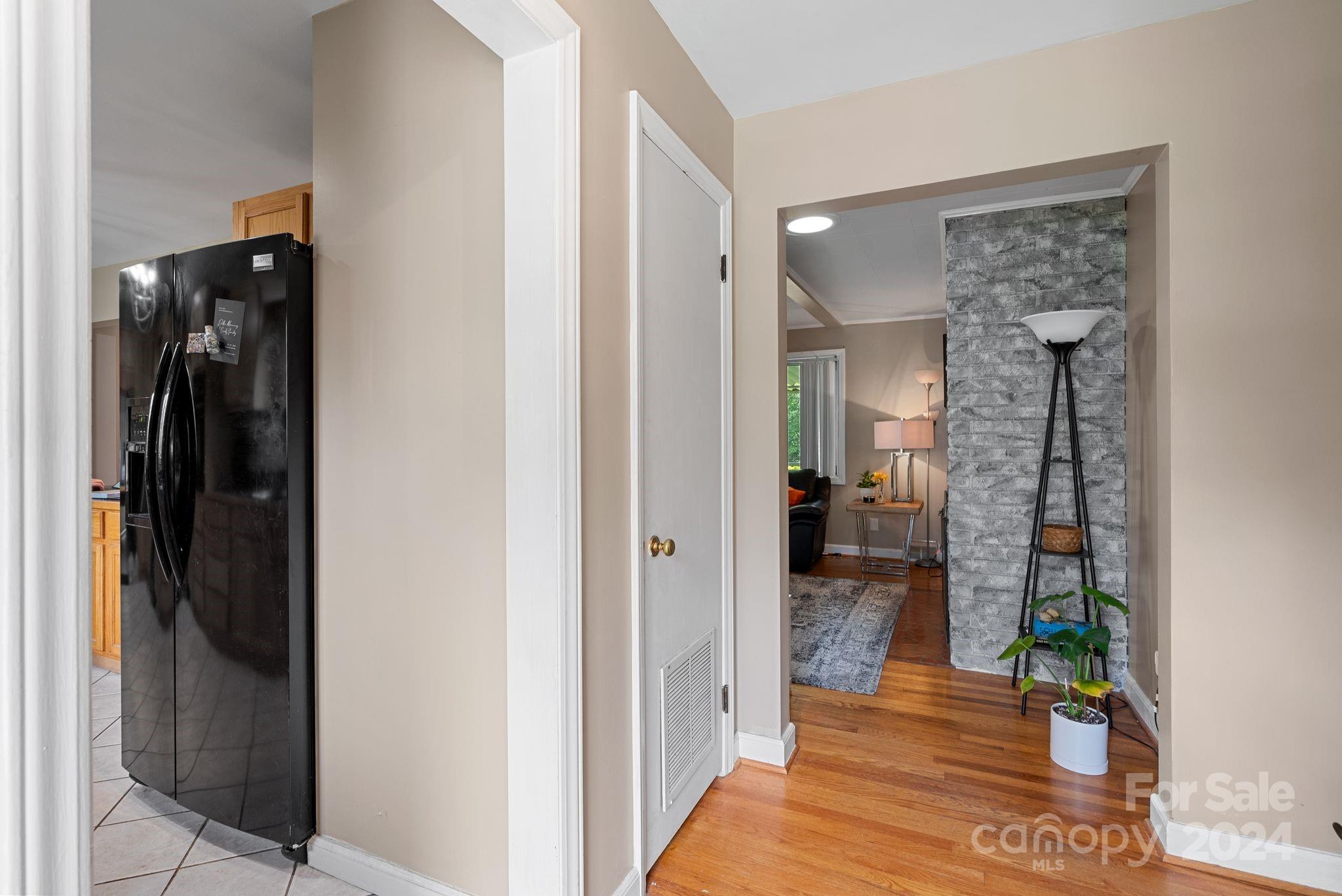 8 Deanwood Circle Asheville NC 28803