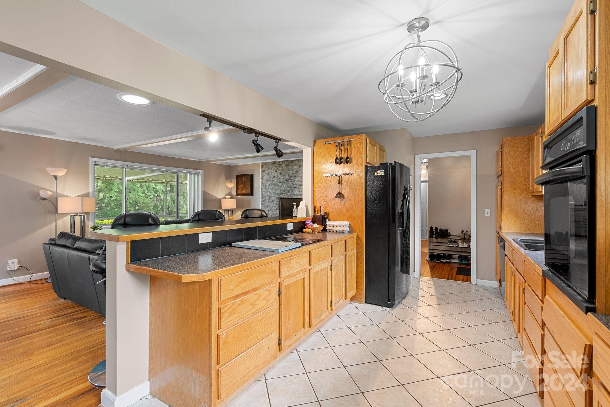 8 Deanwood Circle Asheville NC 28803