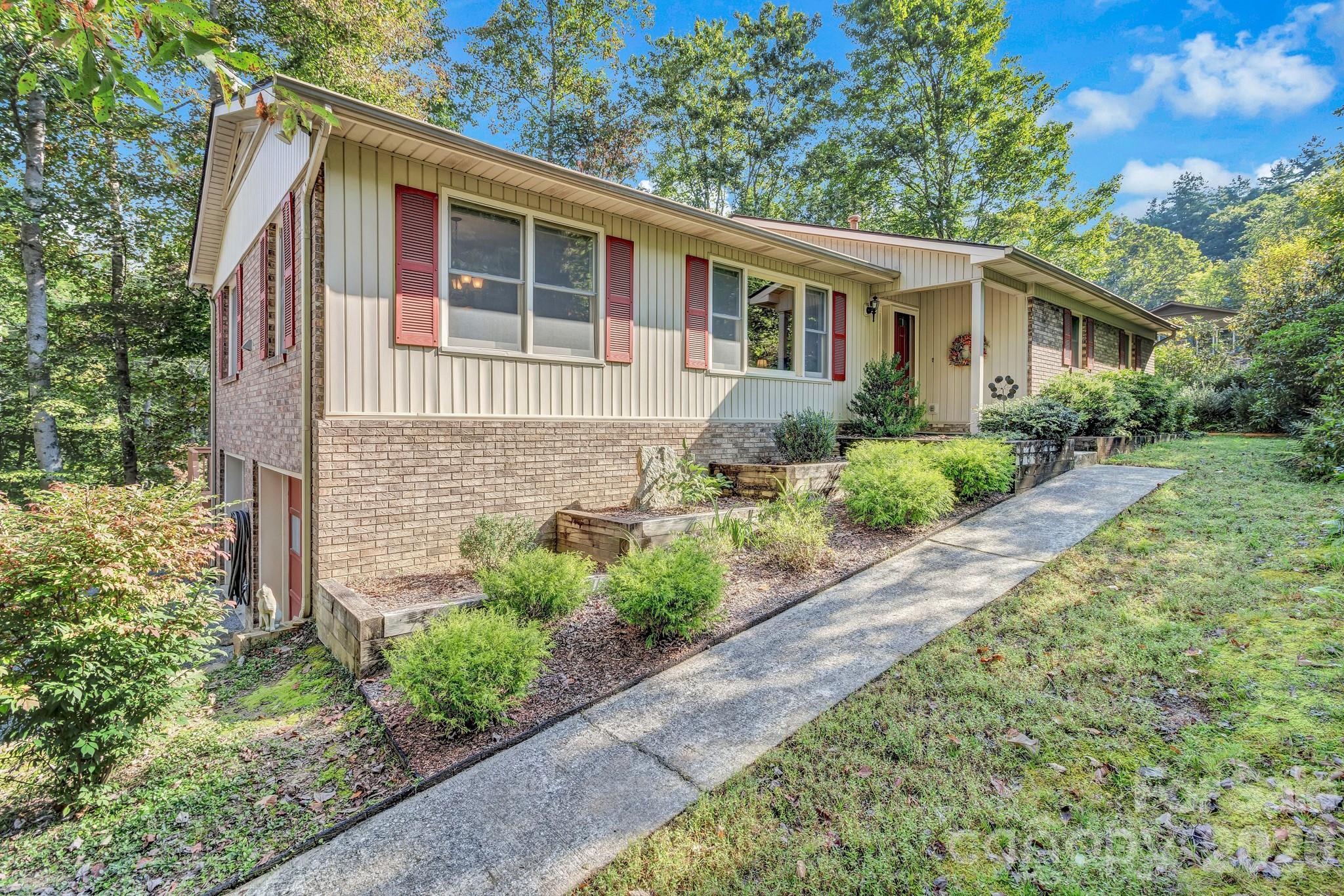 238 Park Lane Hendersonville NC 28791