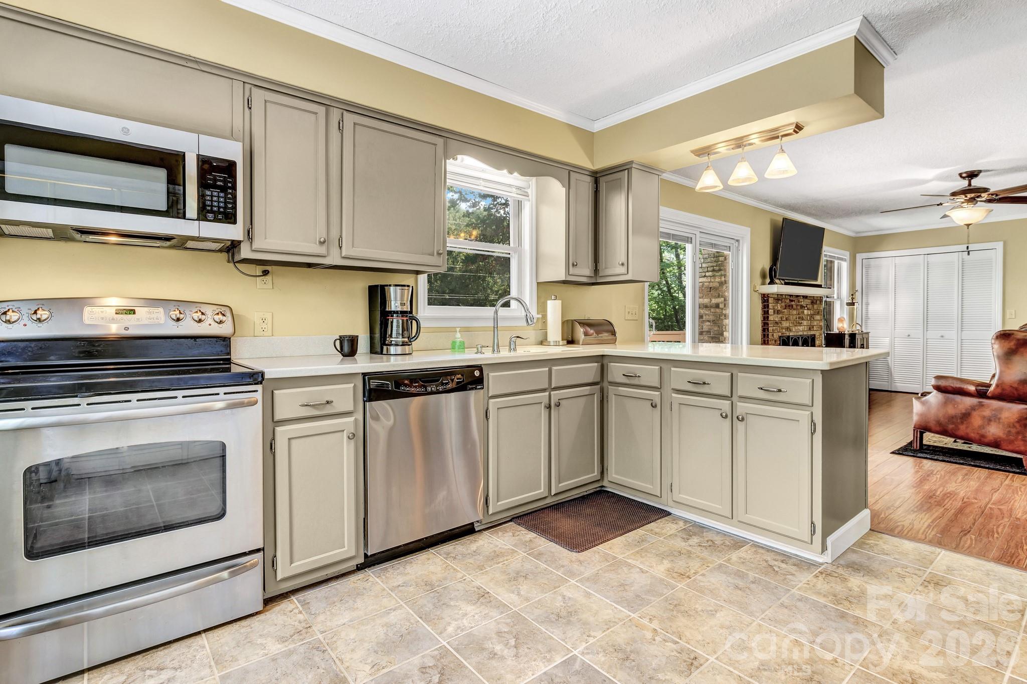 238 Park Lane Hendersonville NC 28791