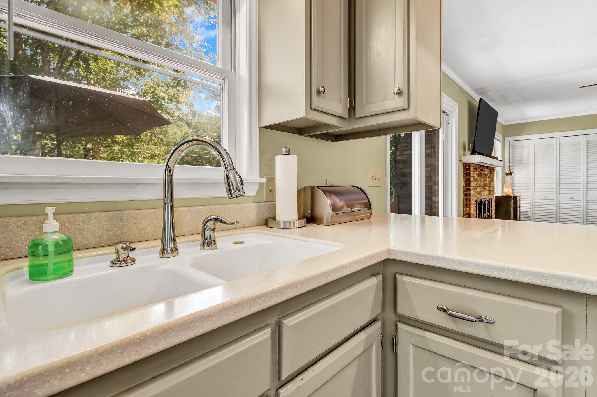 238 Park Lane Hendersonville NC 28791