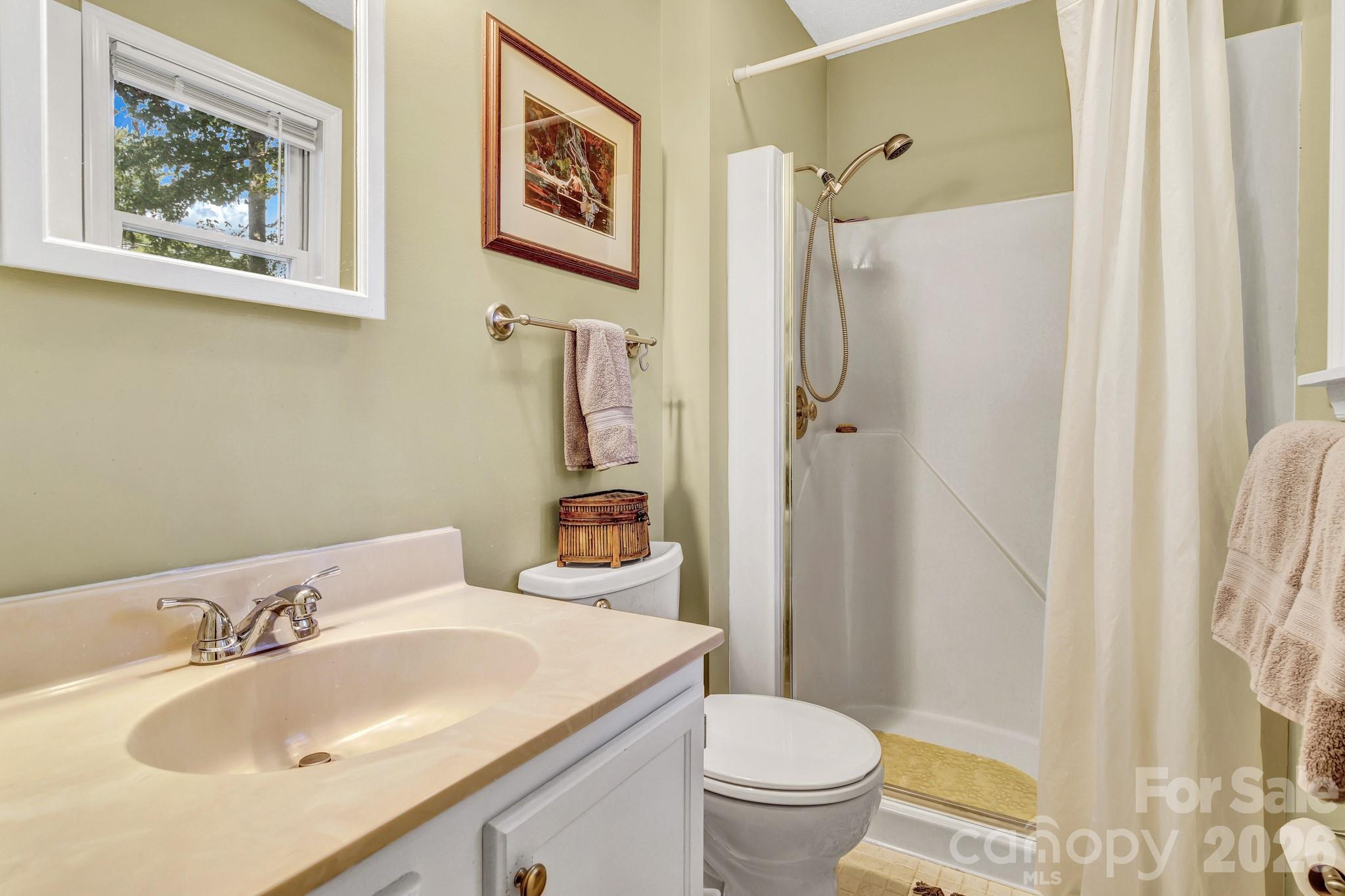 238 Park Lane Hendersonville NC 28791