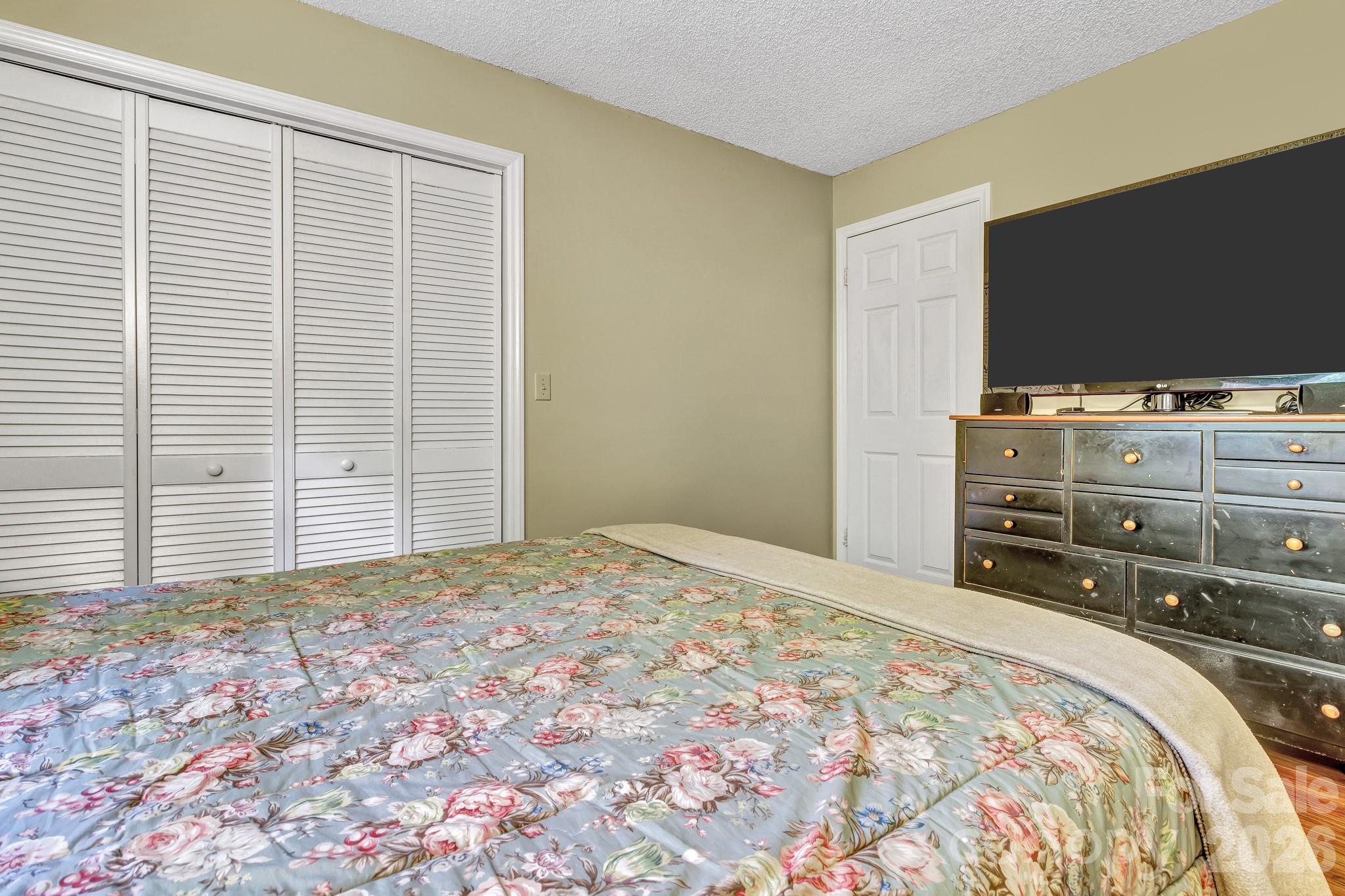 238 Park Lane Hendersonville NC 28791