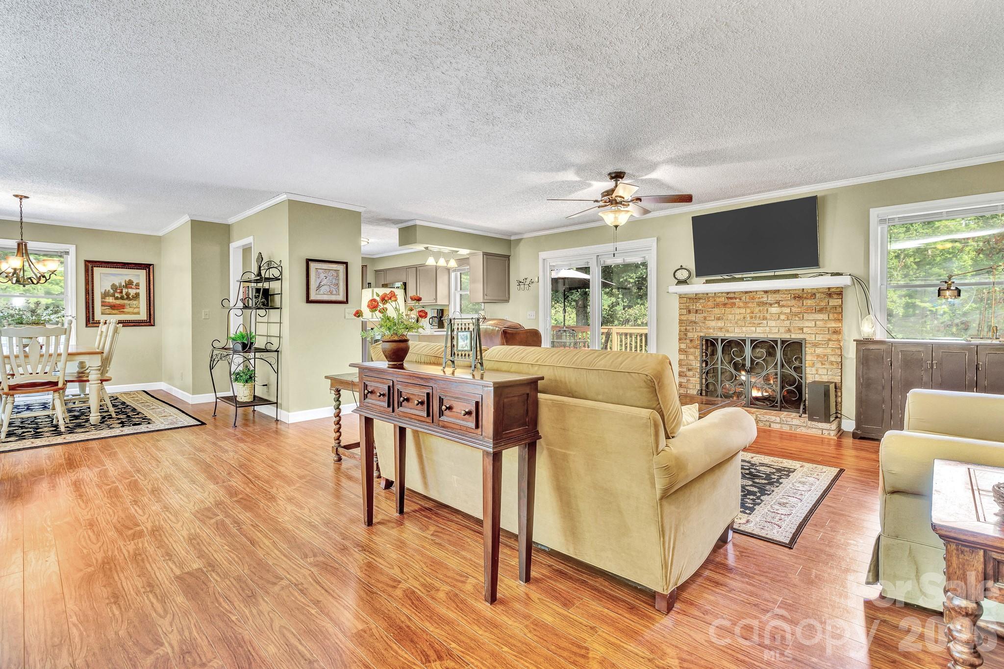238 Park Lane Hendersonville NC 28791