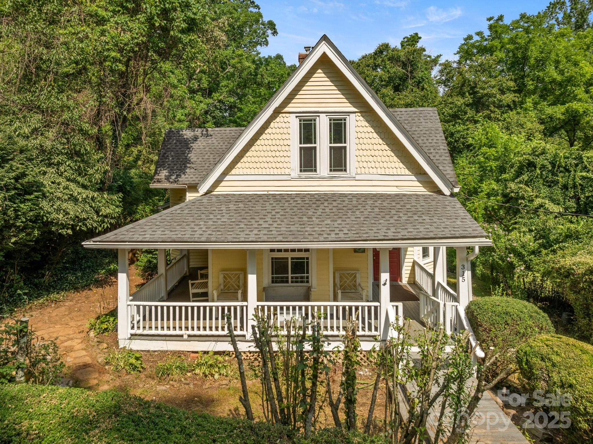 334 Greenville Street Saluda NC 28773