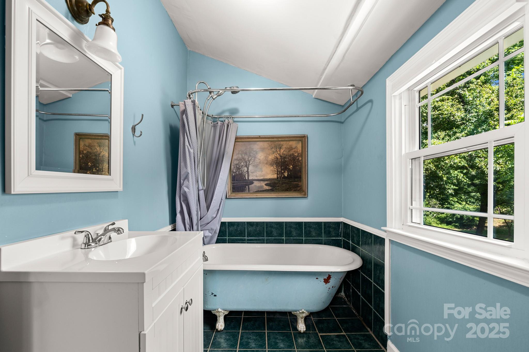 334 Greenville Street Saluda NC 28773