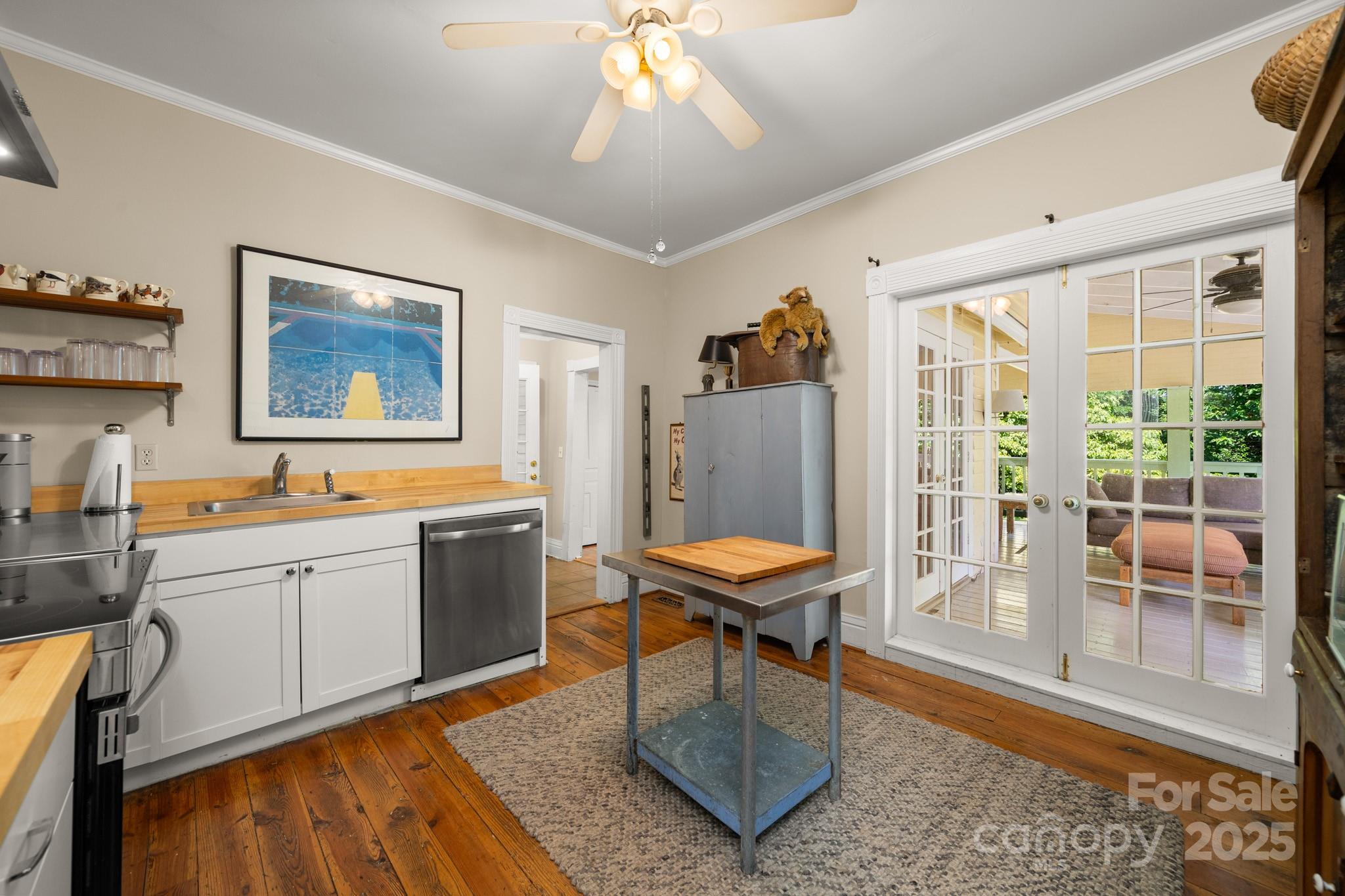 334 Greenville Street Saluda NC 28773