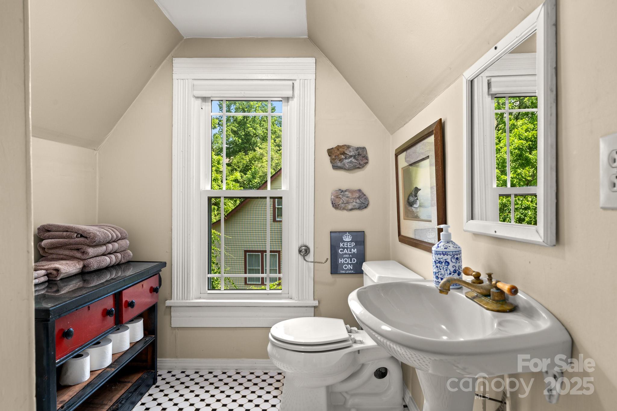 334 Greenville Street Saluda NC 28773