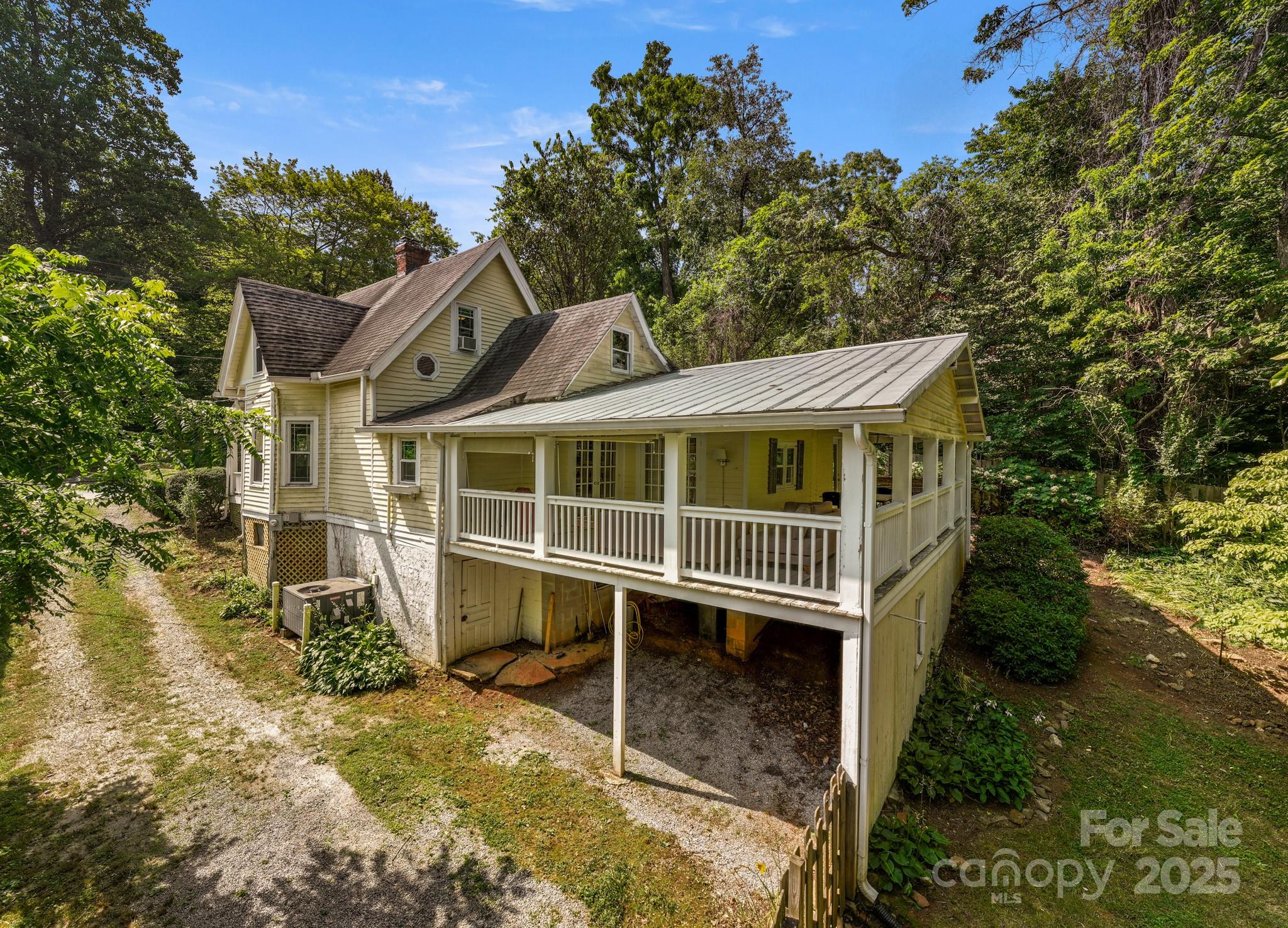 334 Greenville Street Saluda NC 28773