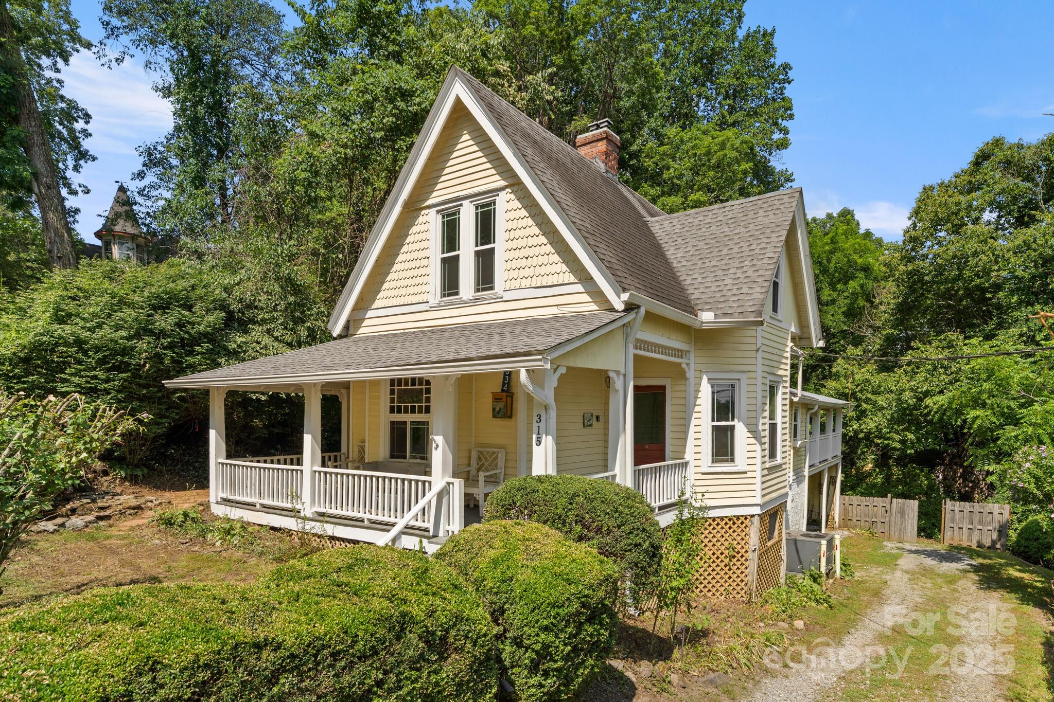 334 Greenville Street Saluda NC 28773