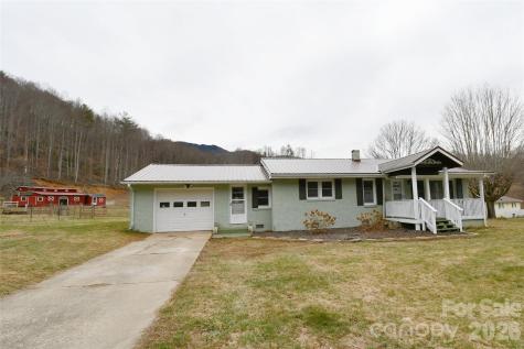 1650 Hughes Gap Road Bakersville NC 28705