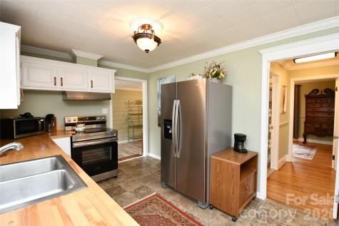 1650 Hughes Gap Road Bakersville NC 28705