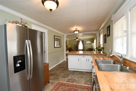 1650 Hughes Gap Road Bakersville NC 28705