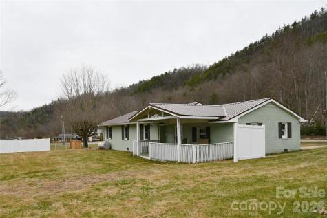 1650 Hughes Gap Road Bakersville NC 28705