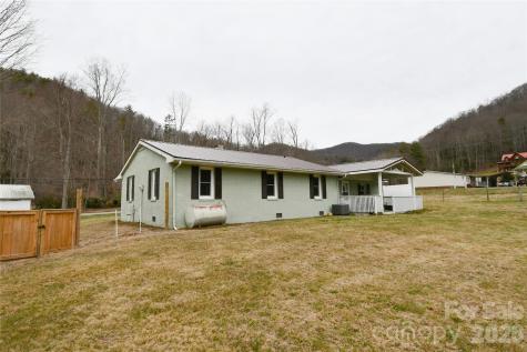 1650 Hughes Gap Road Bakersville NC 28705