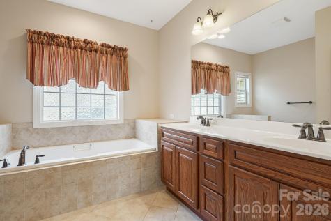 14 Isuhdavga Court Brevard NC 28712