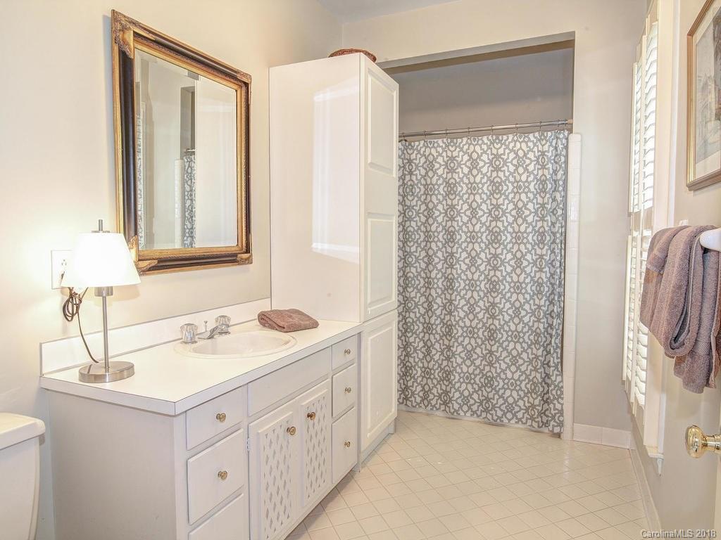 2719 Meade Court Charlotte NC 28211