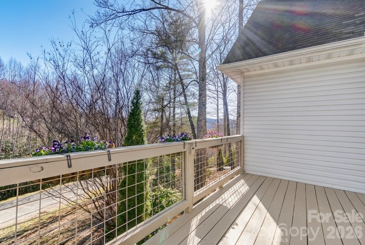 122 Loggers Run Hendersonville NC 28739