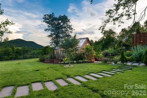 163 Annabelle Linn Drive Fairview NC 28730
