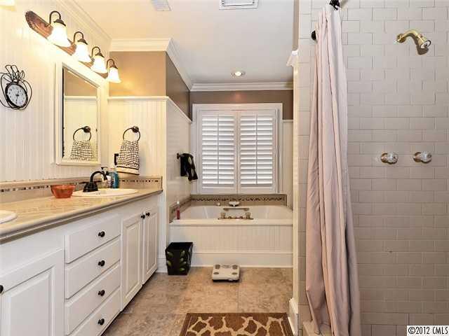 1300 Chadsford Place Charlotte NC 28211
