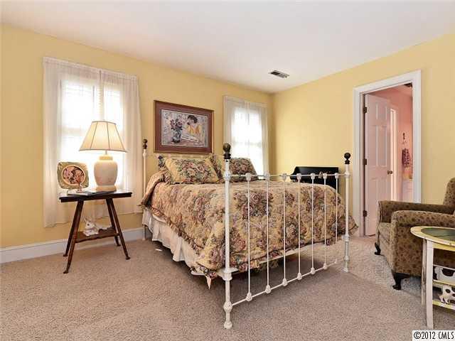 1300 Chadsford Place Charlotte NC 28211