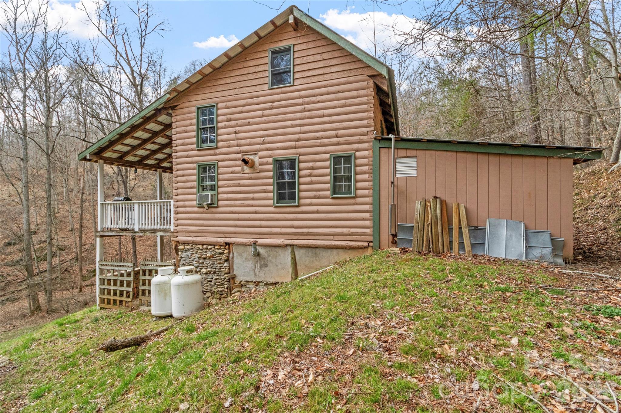 2701 Roses Branch Road Bakersville NC 28705