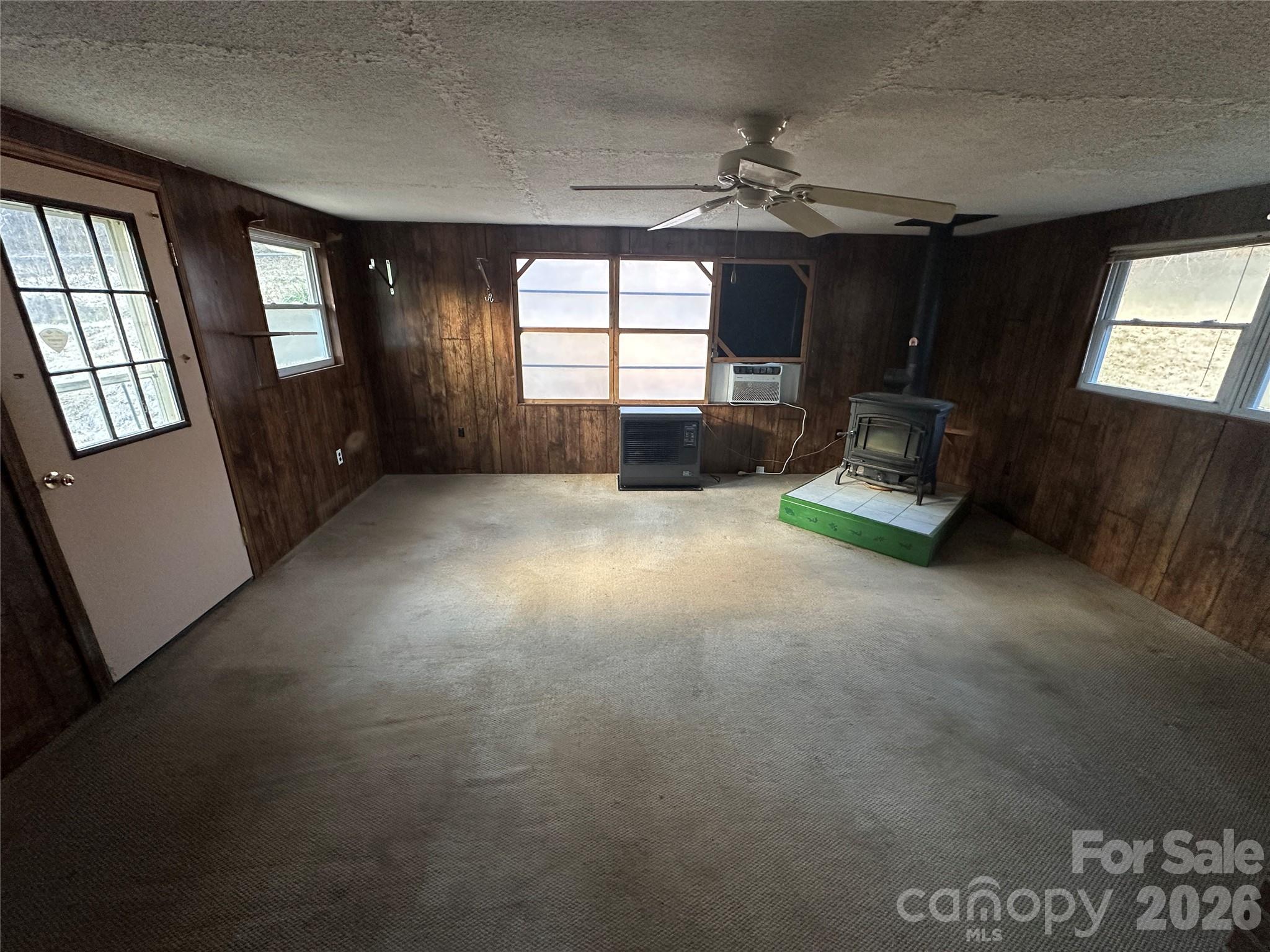129 Ridgecrest Avenue Marble NC 28905