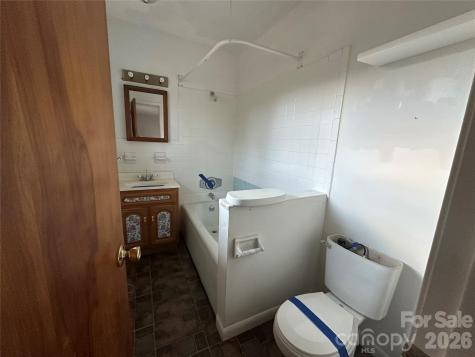 129 Ridgecrest Avenue Marble NC 28905