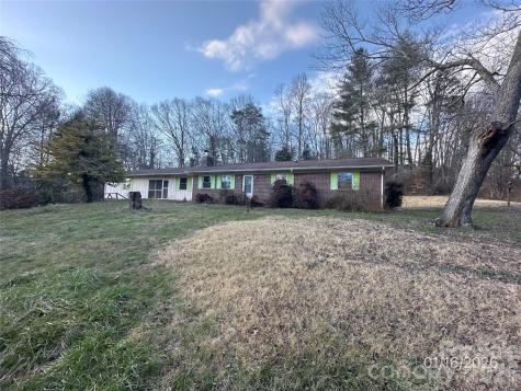 129 Ridgecrest Avenue Marble NC 28905